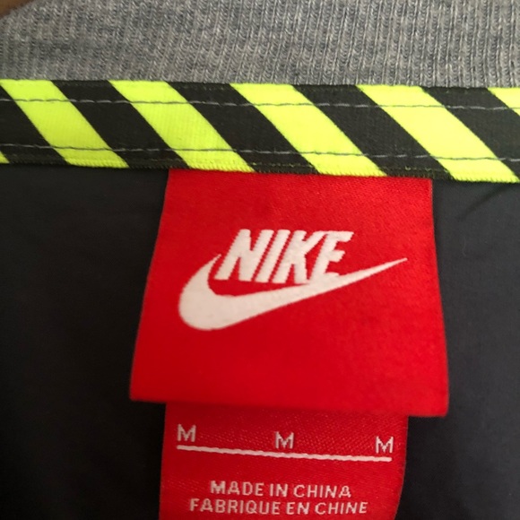 Nike Sweatshirt - Picture 4 of 7